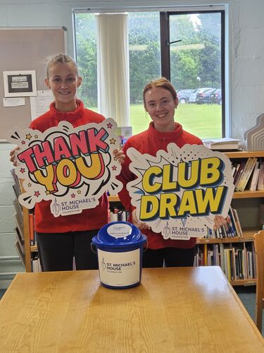L-R Suzy Lehane - Caoimhe McGuire Club Draw (1)